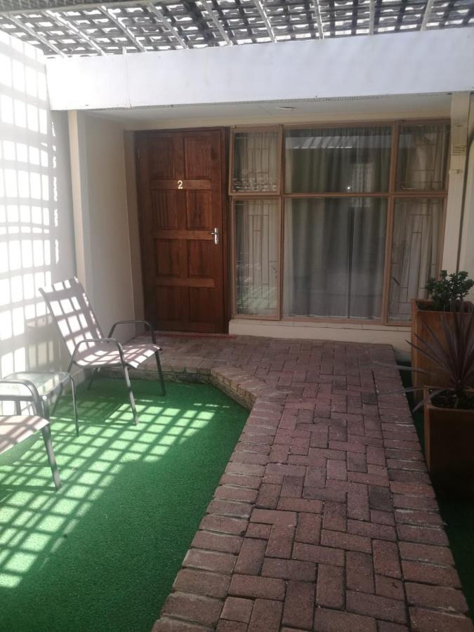 Rustenburg Guesthouse Exterior photo